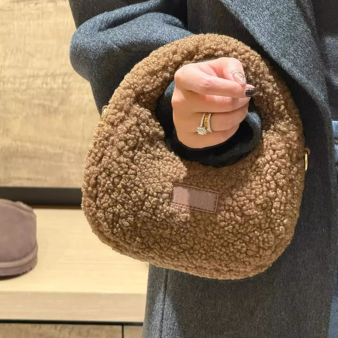Half Moon Design Lamb Wool Han – Half Moon Bag Suede recenzja i cena