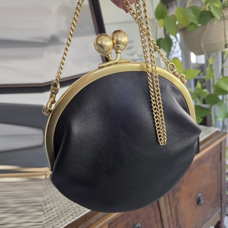 Kisslock Pouch 20cm Clutch Cli – Luxury Bags Consignment recenzja i cena