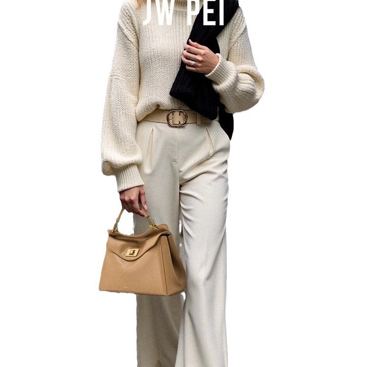 JW PEI Pillow Bag, Lock Bag, S – Luxury Bags That Are Affordable recenzja i cena