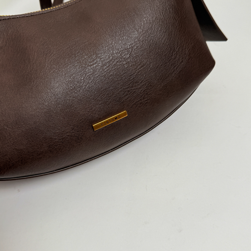 MOODS Half-moon Crossbody Bags – Half Moon Bag Suede recenzja i cena
