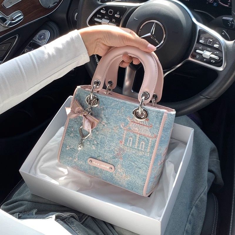 High Value Light Luxury Contra – Luxury Bags Level recenzja i cena