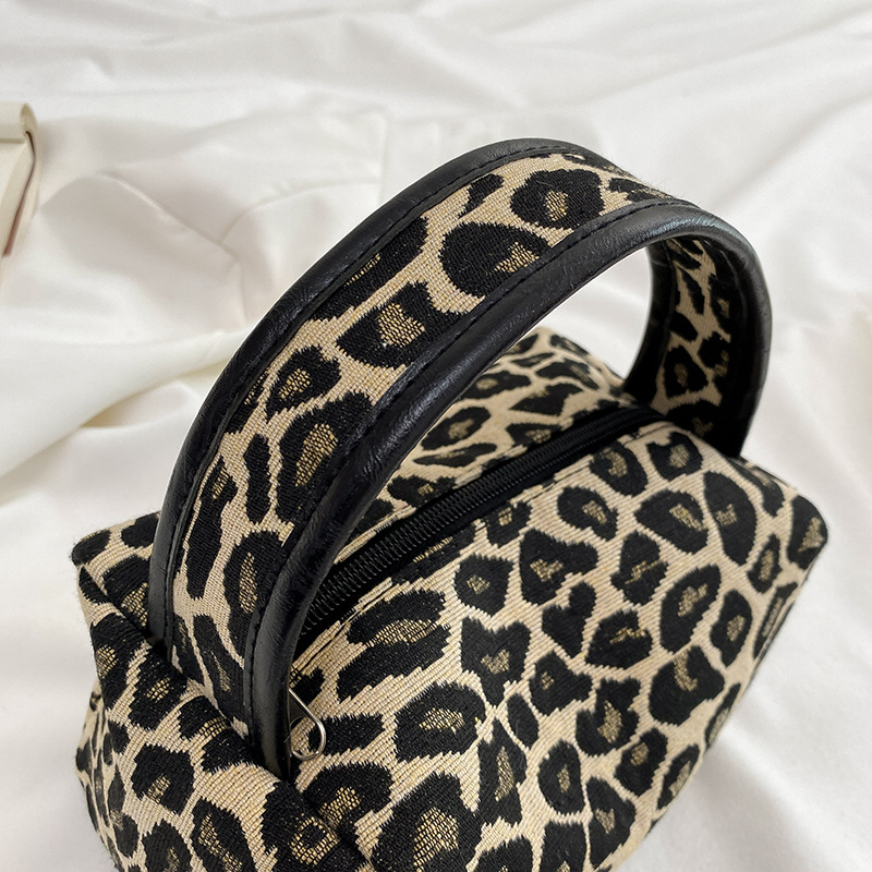 Leopard Makeup Bag Luxury  Lar – Luxury Bags Consignment recenzja i cena