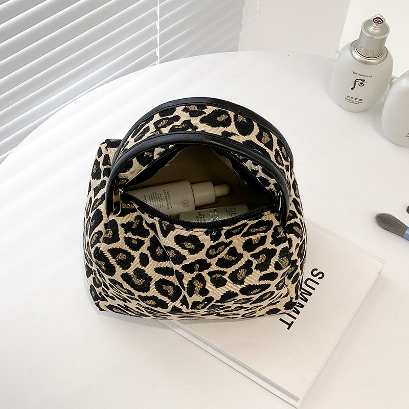 Leopard Makeup Bag Luxury  Lar – Luxury Bags Consignment recenzja i cena