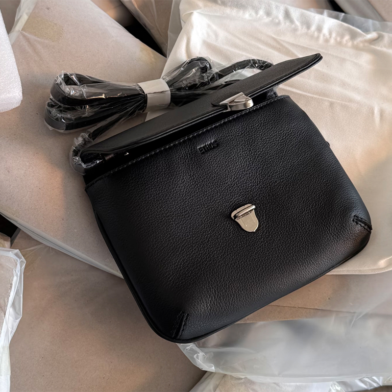 Soft Genuine Leather With Meta – Half Moon Bag Suede recenzja i cena