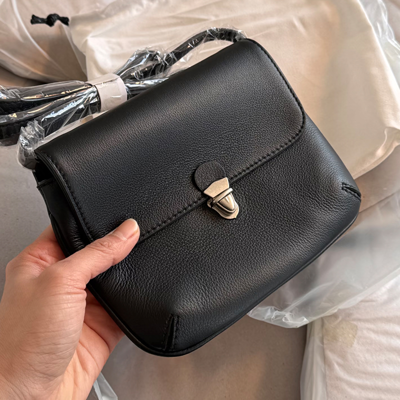 Soft Genuine Leather With Meta – Half Moon Bag Suede recenzja i cena