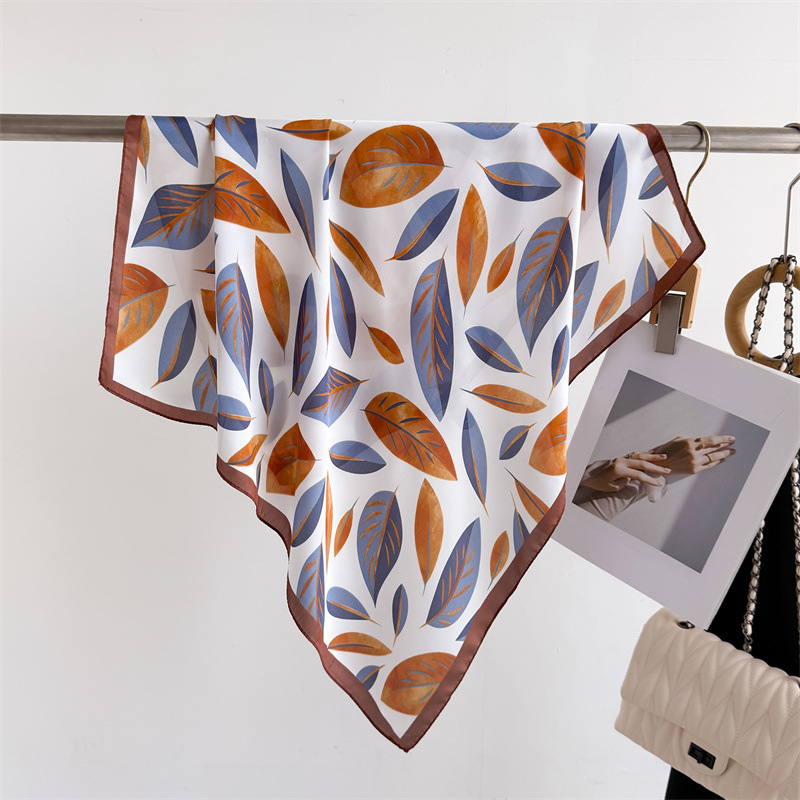 Luxury Brand Print 70cm Square – Luxury Bags Expensive recenzja i cena