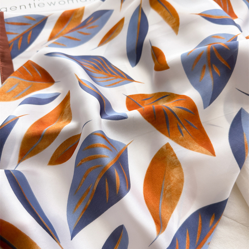 Luxury Brand Print 70cm Square – Luxury Bags Expensive recenzja i cena