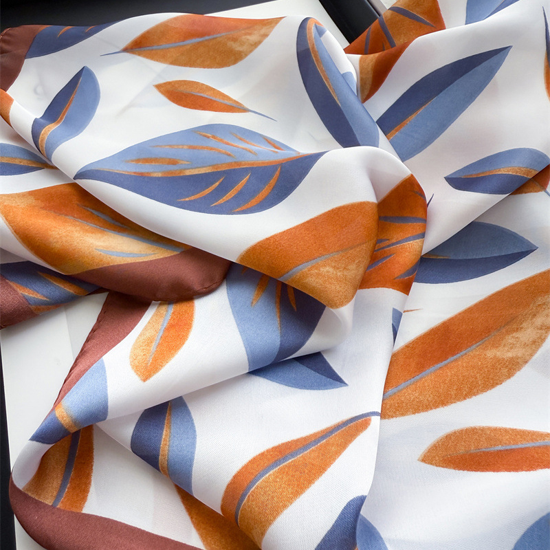 Luxury Brand Print 70cm Square – Luxury Bags Expensive recenzja i cena