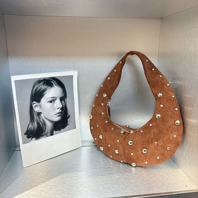 Vintage Rivet Faux Suede Halfm – Half Moon Bag Suede recenzja i cena